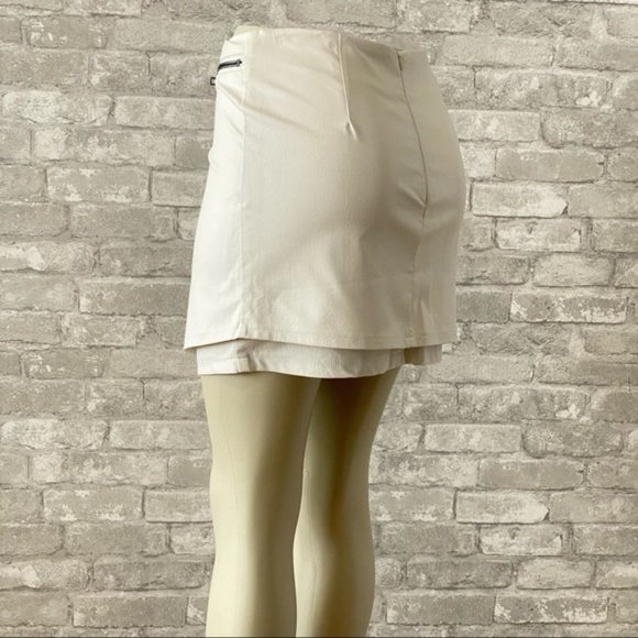 SOLD | NWT Le Chateau Ivory Faux Leather Mini Skirt - Picture 7 of 16